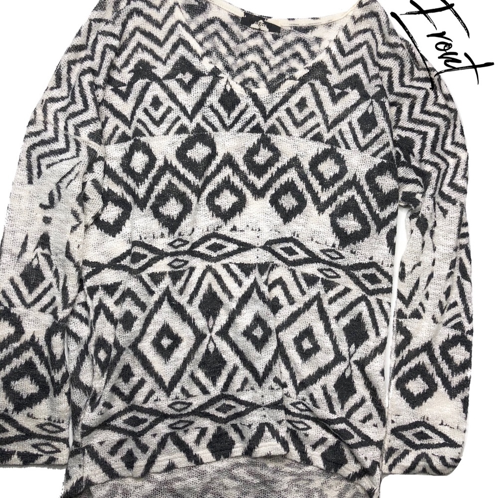 Light weight sweater